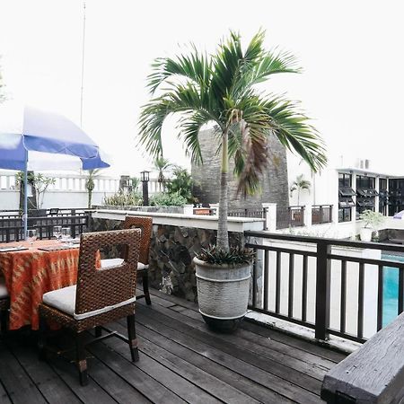 Hotel Santika Pontianak Ngoại thất bức ảnh