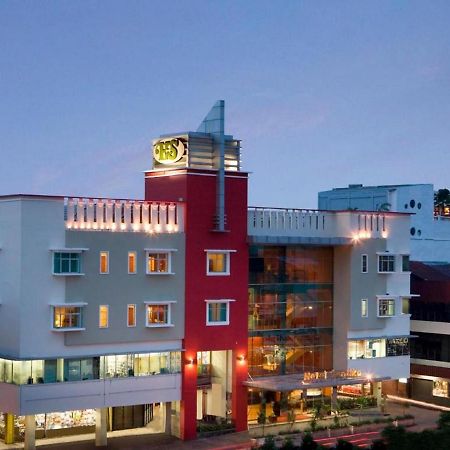 Hotel Santika Pontianak Ngoại thất bức ảnh