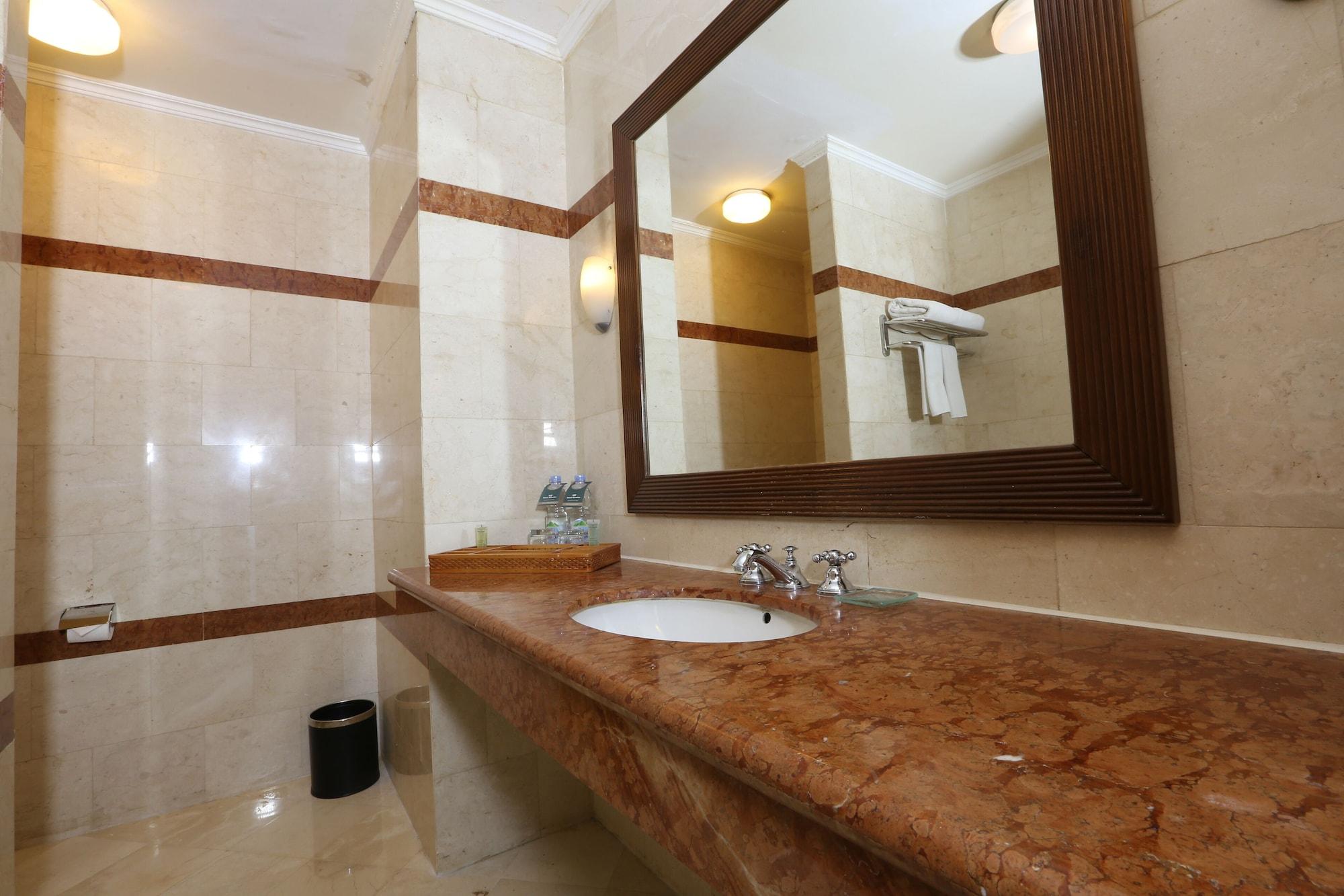 Hotel Santika Pontianak Ngoại thất bức ảnh