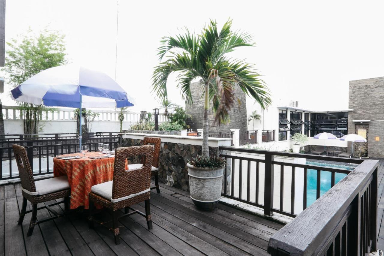 Hotel Santika Pontianak Ngoại thất bức ảnh
