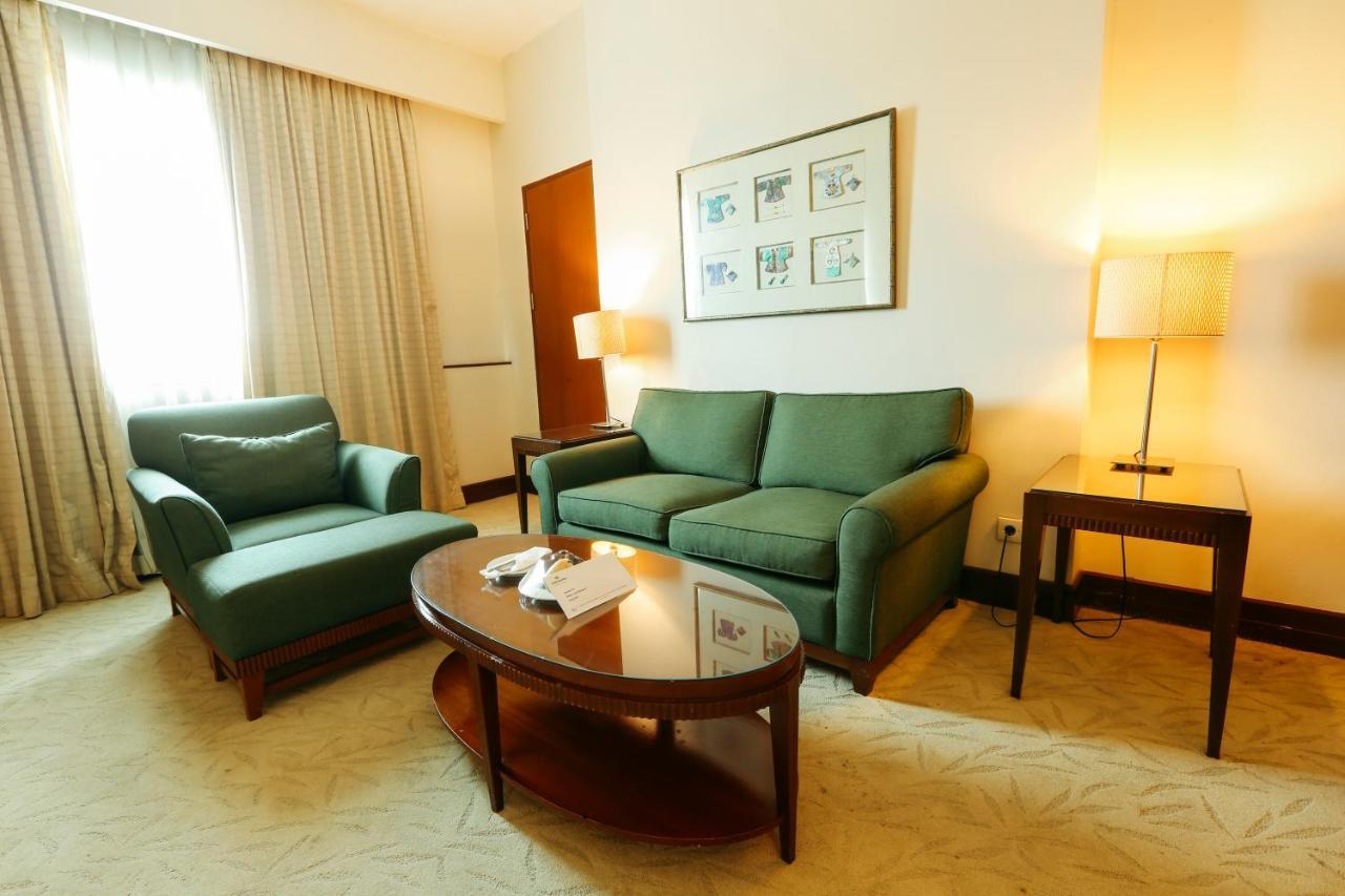 Hotel Santika Pontianak Ngoại thất bức ảnh