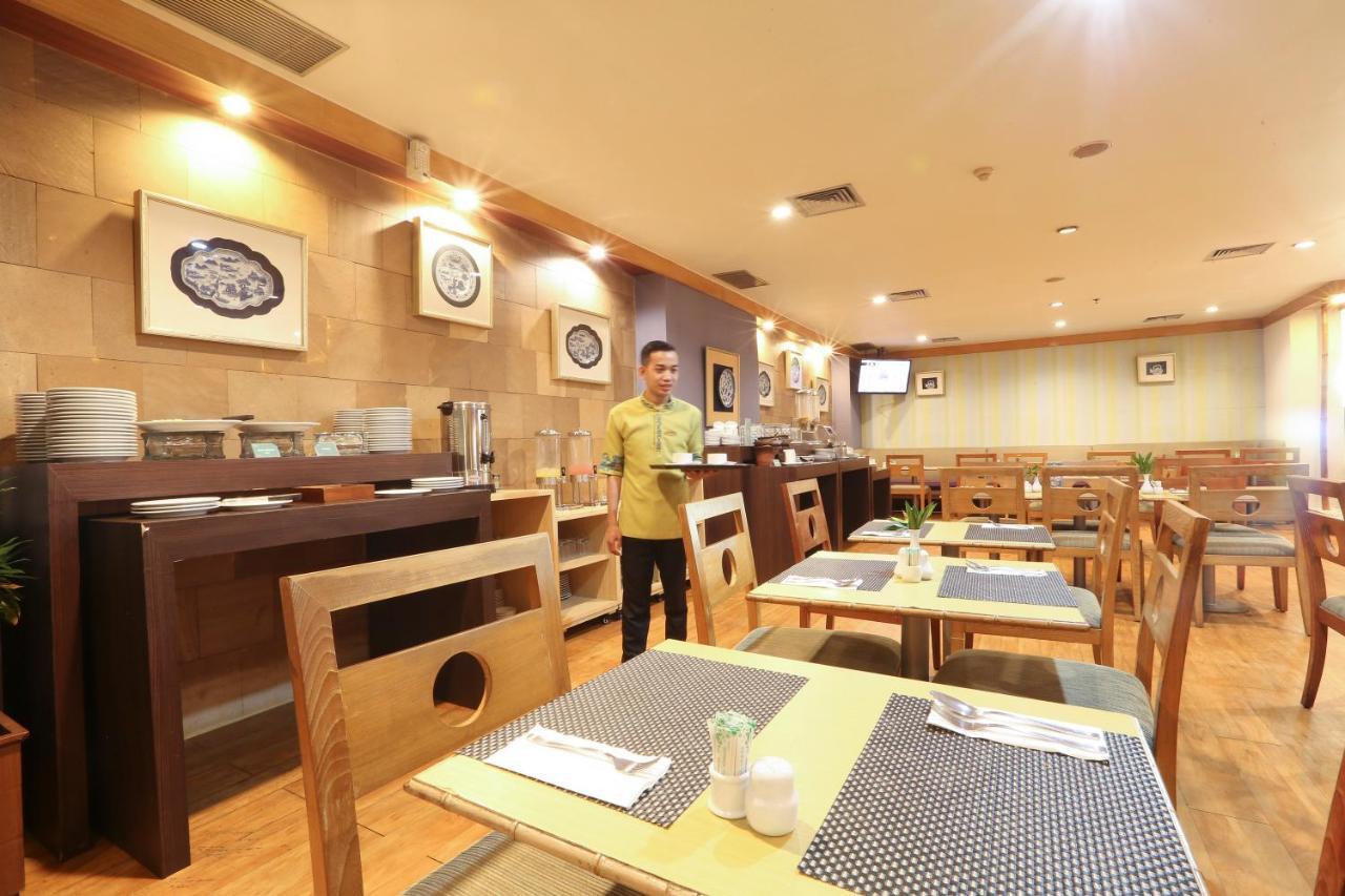 Hotel Santika Pontianak Ngoại thất bức ảnh