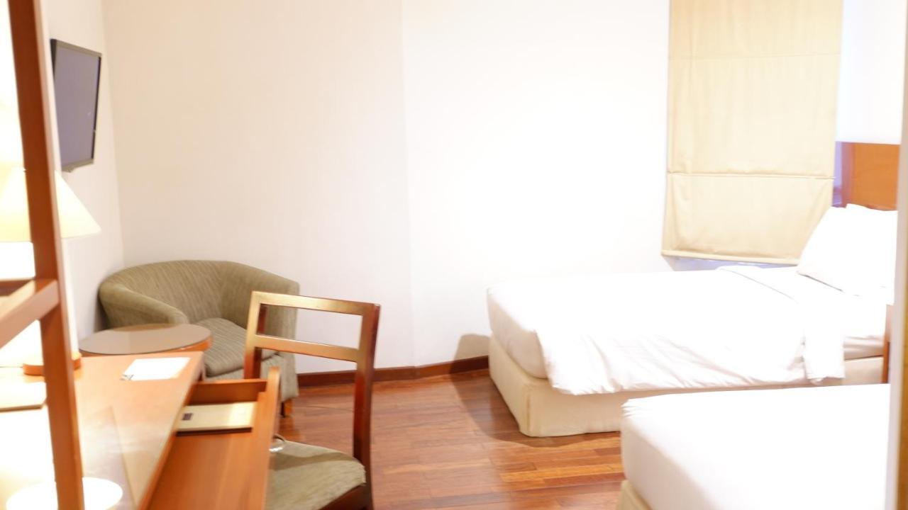 Hotel Santika Pontianak Ngoại thất bức ảnh